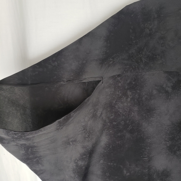 Eileen Fisher Black and Gray Silk Sleeveless Hi-Low Oversized VNeck Shirt Sz XL - Picture 6 of 11